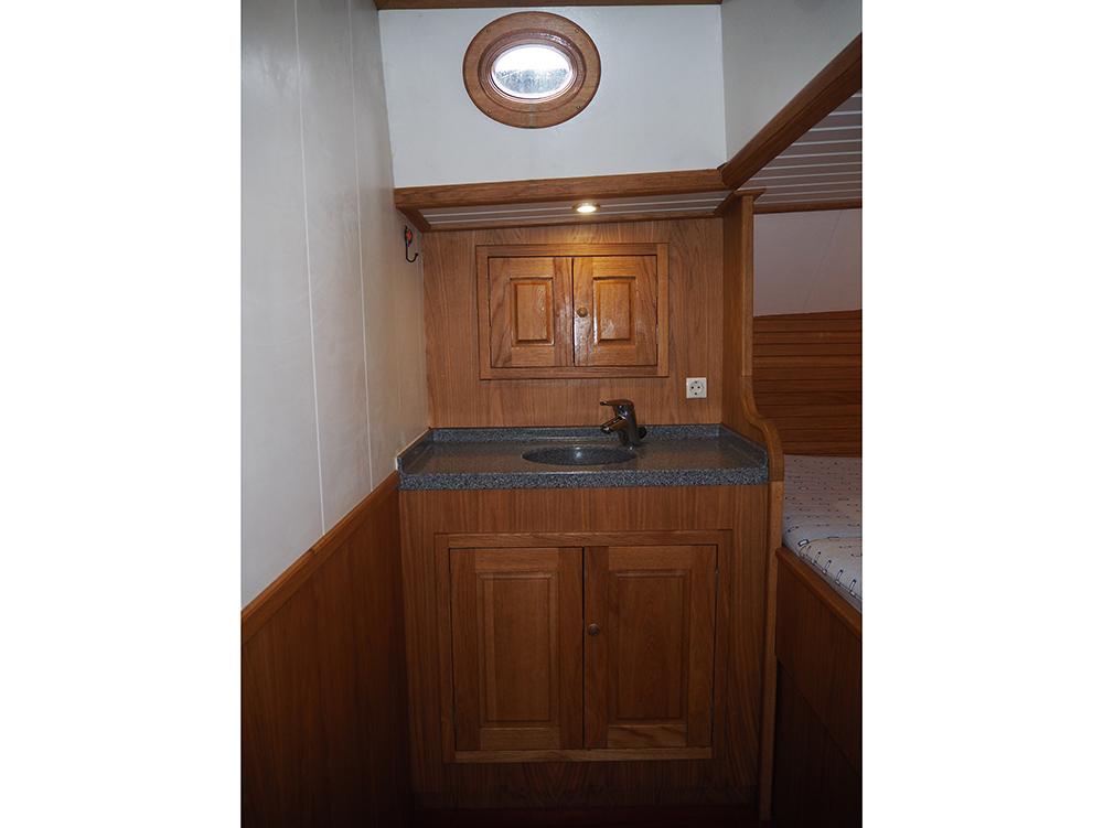 Fore ship, Accommodation